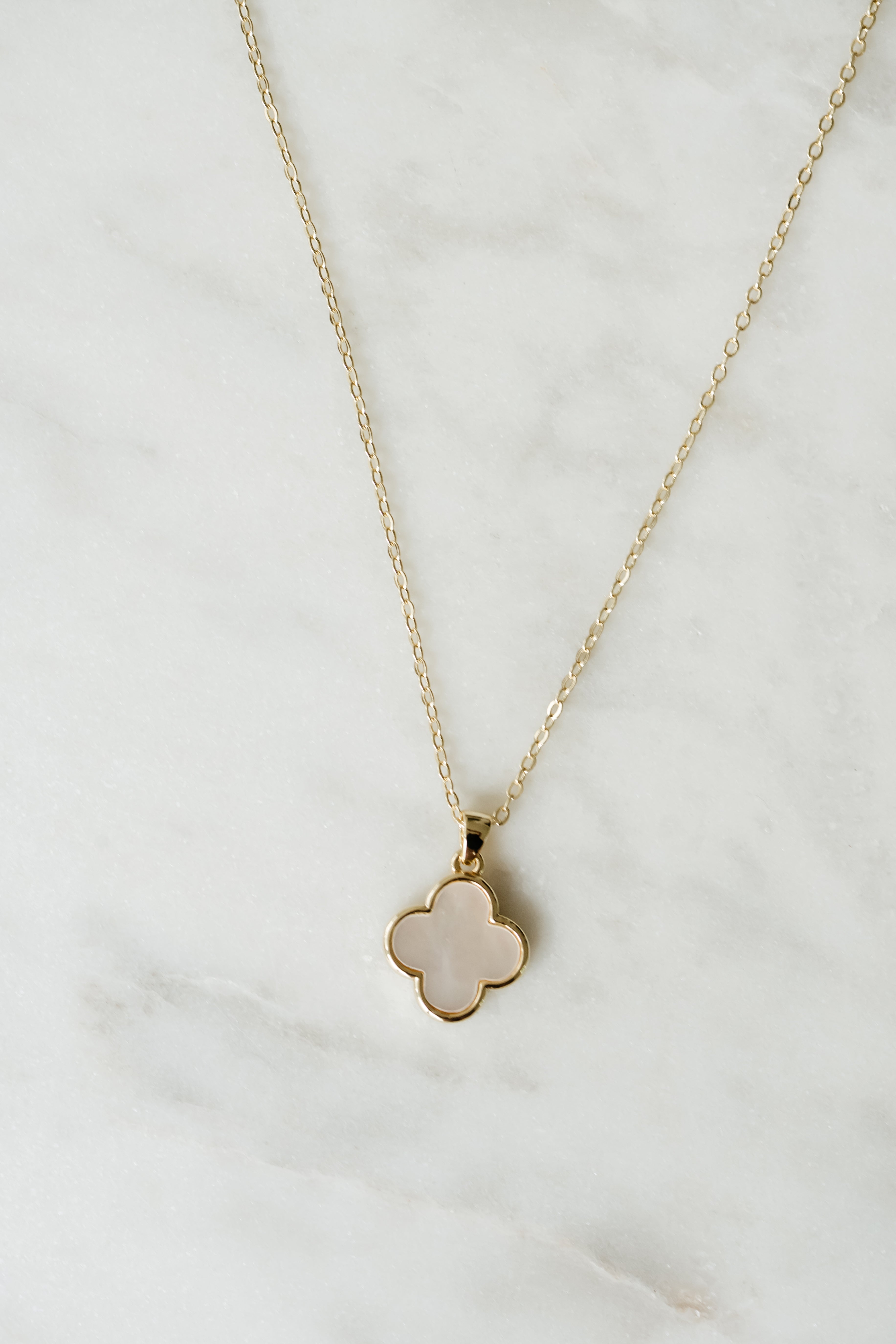 Clover Necklace - Mother Of Pearl